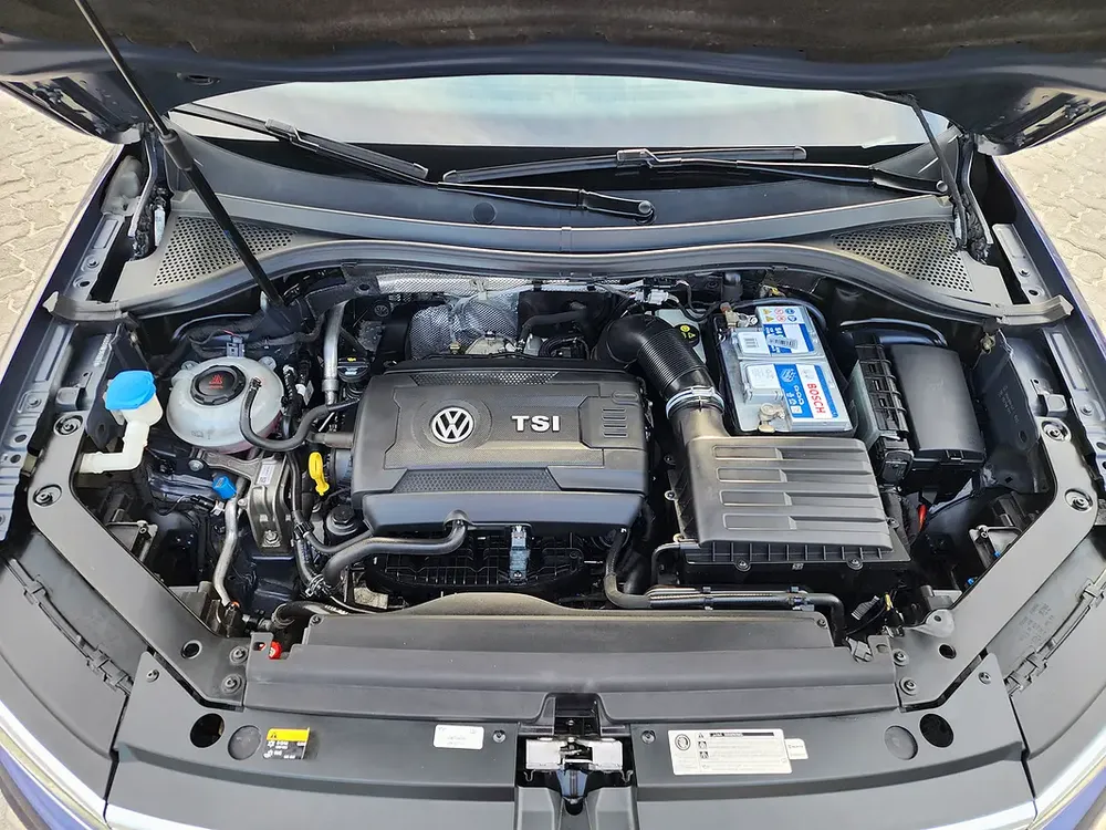 Volkswagen Tiguan 4Motion 2.0 Sport 2018 Model GCC Specs With Full Service History From Agency - Image 18