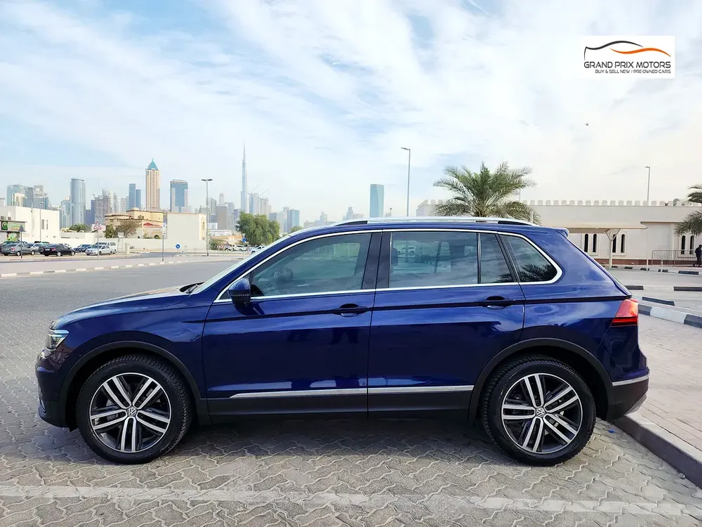Volkswagen Tiguan 4Motion 2.0 Sport 2018 Model GCC Specs With Full Service History From Agency - Image 5