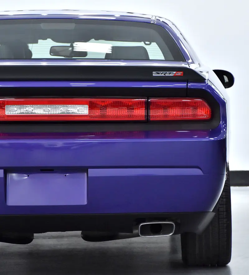 ONE and ONLY in the WHOLE REGION! Dodge Challenger SRT8 6.1 HEMI ( 2010 Model ) GCC Specs - Image 10