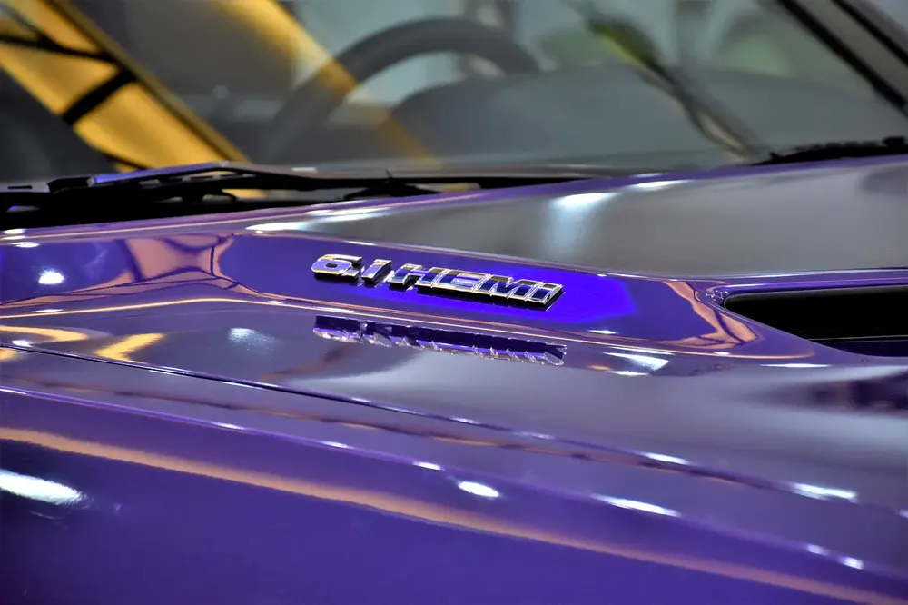 ONE and ONLY in the WHOLE REGION! Dodge Challenger SRT8 6.1 HEMI ( 2010 Model ) GCC Specs - Image 11