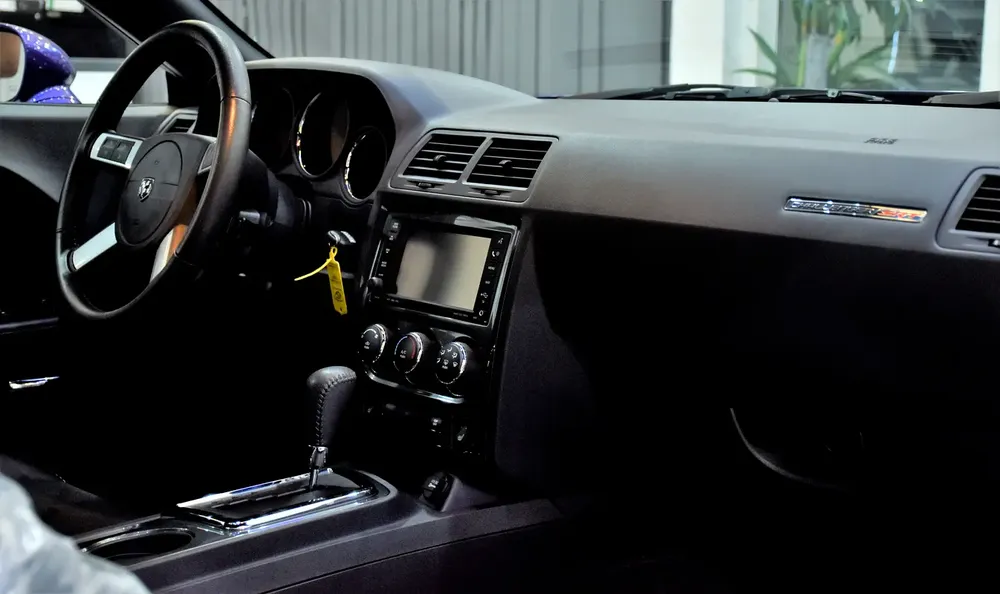 ONE and ONLY in the WHOLE REGION! Dodge Challenger SRT8 6.1 HEMI ( 2010 Model ) GCC Specs - Image 13