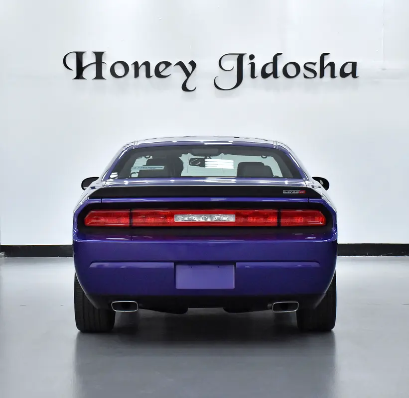 ONE and ONLY in the WHOLE REGION! Dodge Challenger SRT8 6.1 HEMI ( 2010 Model ) GCC Specs - Image 6
