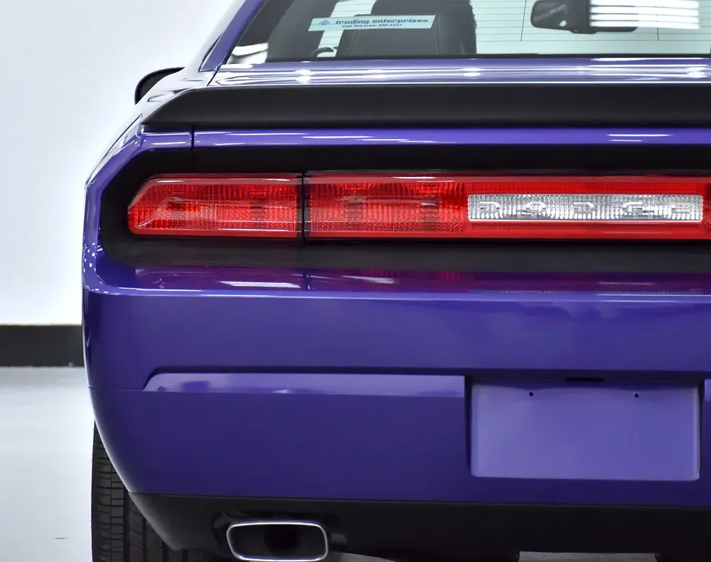 ONE and ONLY in the WHOLE REGION! Dodge Challenger SRT8 6.1 HEMI ( 2010 Model ) GCC Specs - Image 9