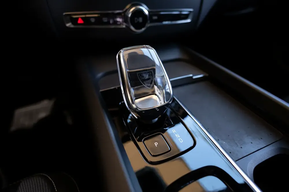 Volvo XC60 B5 Ultimate Dark 2023 GCC | Agency Warranty | Flexible D.P. - Image 17