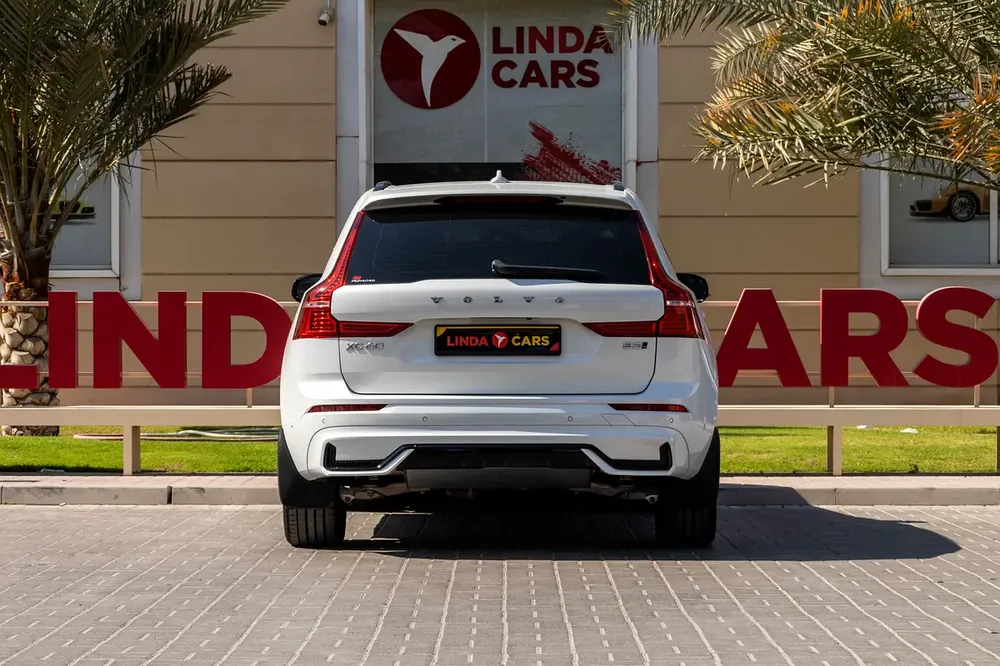 Volvo XC60 B5 Ultimate Dark 2023 GCC | Agency Warranty | Flexible D.P. - Image 4