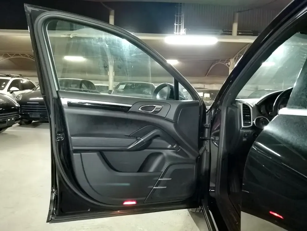 PORSCHE CAYENNE S 2012 4.8L | BLACK LEATHER SEATS | KEYLESS START | POWER SEATS | SEAT HEATER - Image 19
