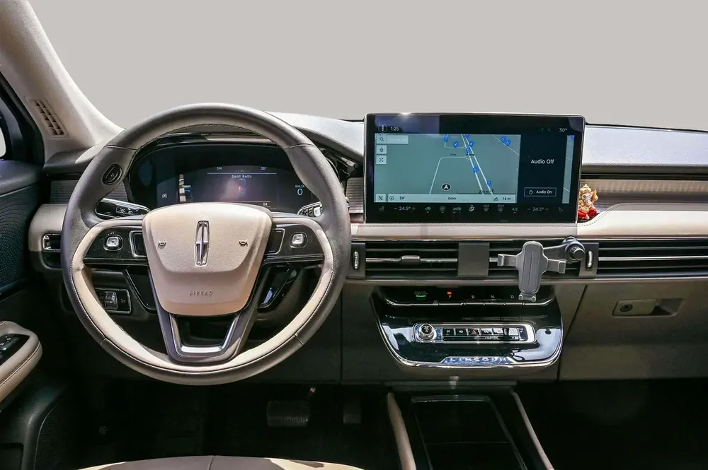 AED 1748/month | 2023 Lincoln Corsair  | GCC Specs | Ref#452843 - Image 10