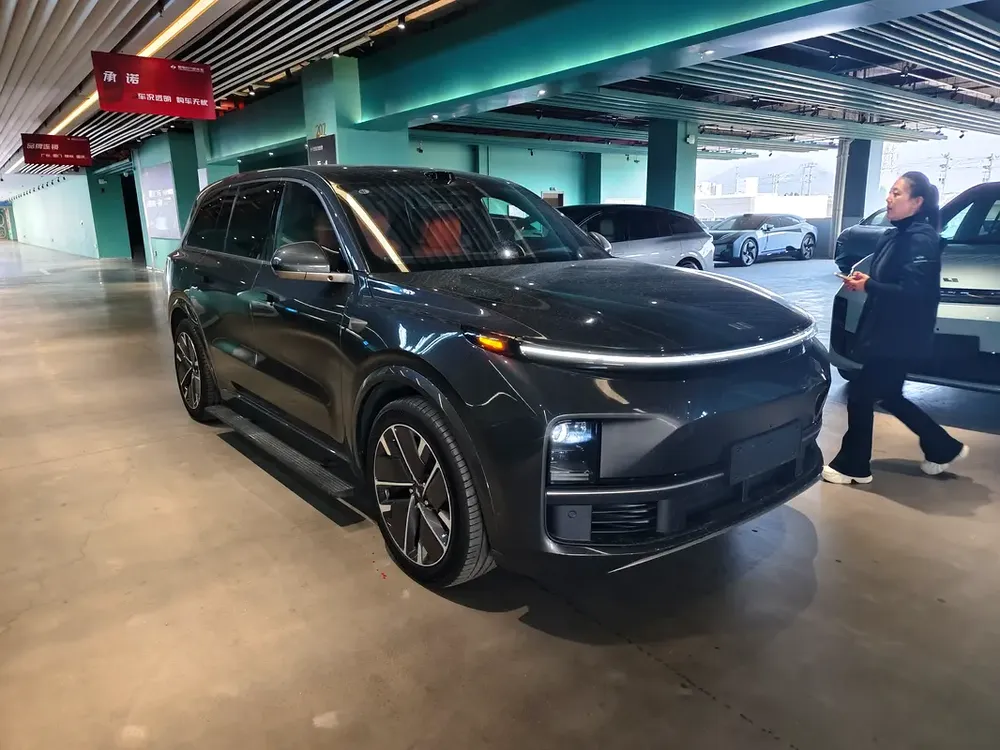 2025 Lixiang L9ultra - Image 5