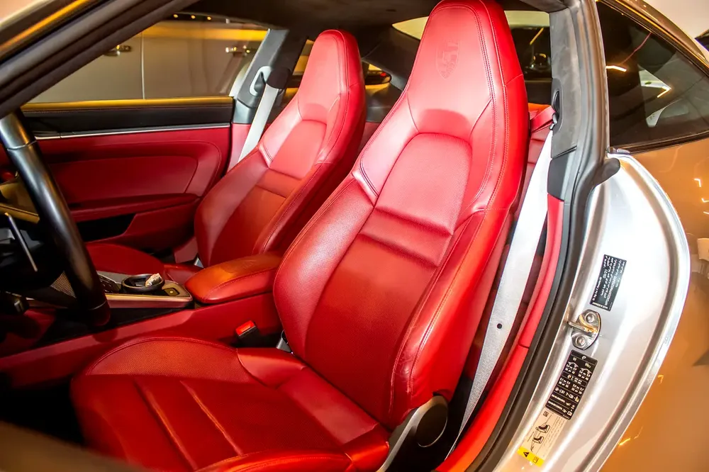 2021 Porsche 911 Turbo | 54,000 KM ONLY  | GCC Specs | Under Warranty  Service Contract - Image 4