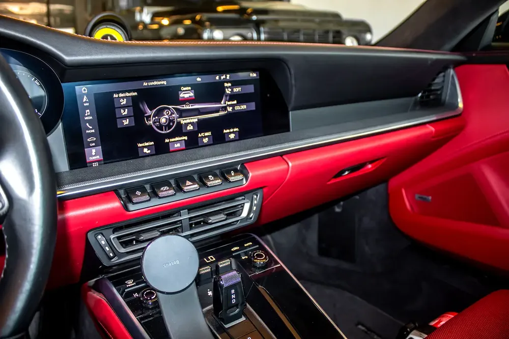 2021 Porsche 911 Turbo | 54,000 KM ONLY  | GCC Specs | Under Warranty  Service Contract - Image 8