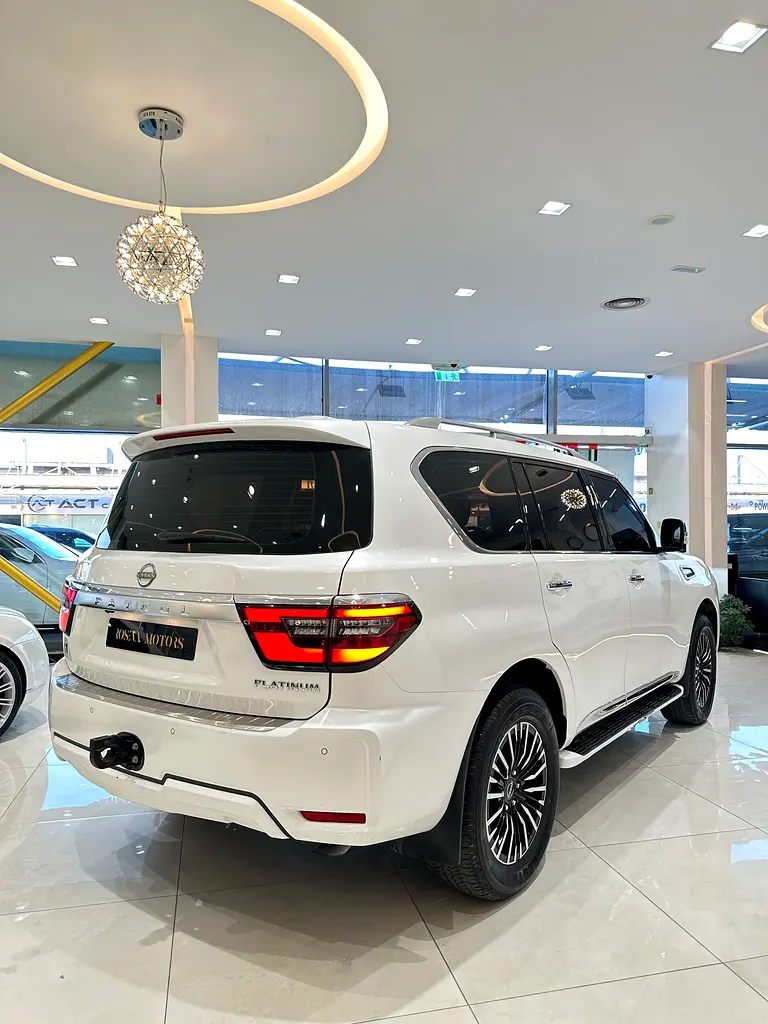 2023 Nissan Patrol SE Platinum - GCC Specs - Like New! - Image 4