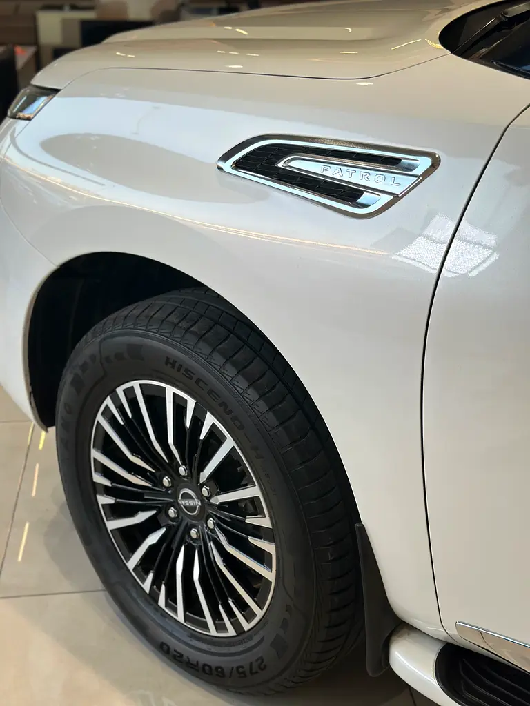 2023 Nissan Patrol SE Platinum - GCC Specs - Like New! - Image 8