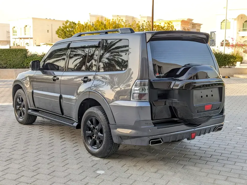MITSUBISHI PAJERO 2017 GLS MID OPTION GCC IN EXCELLENT CONDITION - Image 14