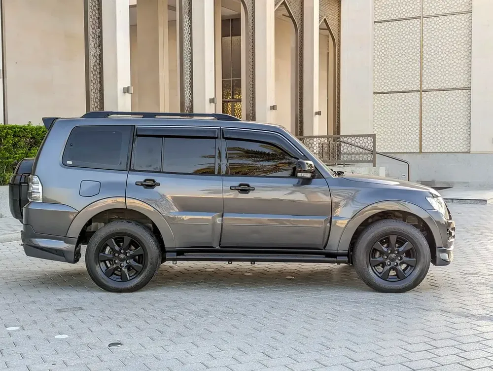 MITSUBISHI PAJERO 2017 GLS MID OPTION GCC IN EXCELLENT CONDITION - Image 15