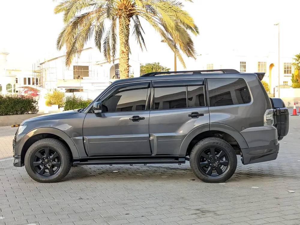 MITSUBISHI PAJERO 2017 GLS MID OPTION GCC IN EXCELLENT CONDITION - Image 16