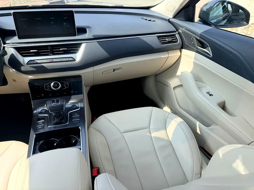 HONGQI H6 FULL OPTION GCC SPECS SINGLE OWNER ORIGINAL PAINT SERVICE HISTORY AVAILABLE - Image 13