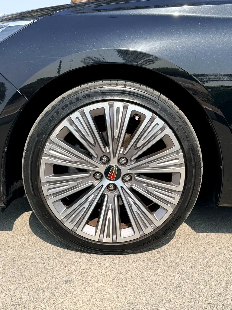 HONGQI H6 FULL OPTION GCC SPECS SINGLE OWNER ORIGINAL PAINT SERVICE HISTORY AVAILABLE - Image 19
