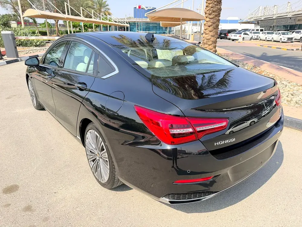 HONGQI H6 FULL OPTION GCC SPECS SINGLE OWNER ORIGINAL PAINT SERVICE HISTORY AVAILABLE - Image 6