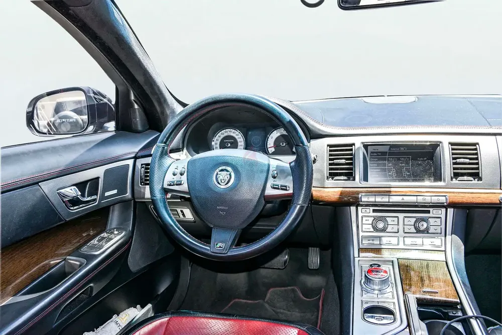 2011 Jaguar XF R 5.0L | GCC Specifications - Image 10