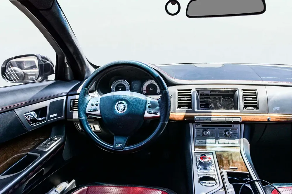 2011 Jaguar XF R 5.0L | GCC Specifications - Image 8