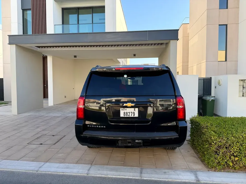 Chevrolet Suburban 2017 | original paint clean car - Image 5