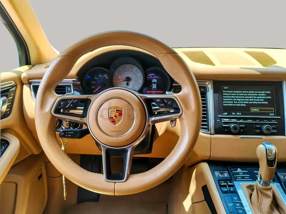 AED 3358/month | 2015 Porsche Macan  | GCC Specs | Ref#474993 - Image 10