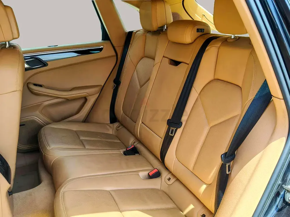 AED 3358/month | 2015 Porsche Macan  | GCC Specs | Ref#474993 - Image 12