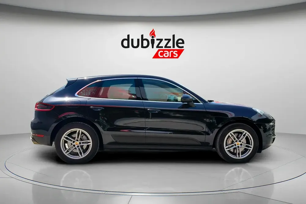 AED 3358/month | 2015 Porsche Macan  | GCC Specs | Ref#474993 - Image 4