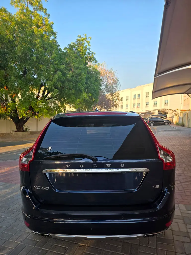 VOLVO XC60 2014 | GCC Specs | Full Option | Low KM | Family Driven - Image 6