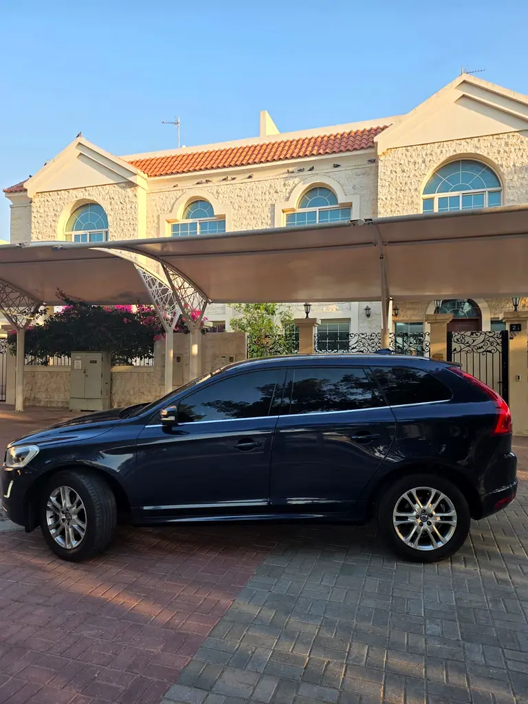 VOLVO XC60 2014 | GCC Specs | Full Option | Low KM | Family Driven - Image 7