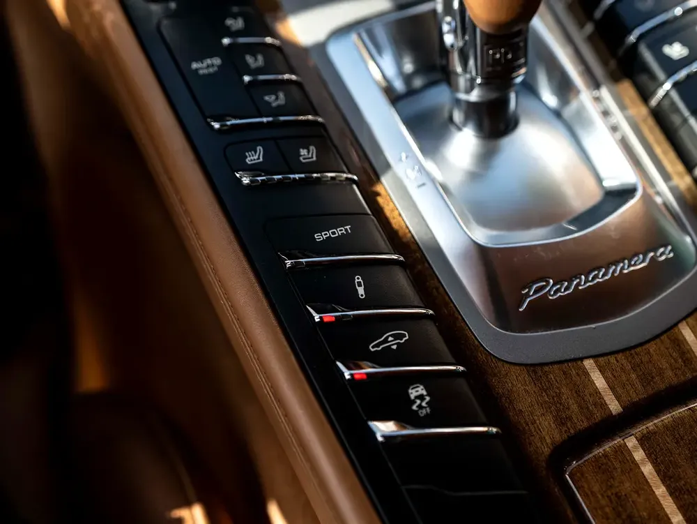 2014 PORSCHE PANAMERA TURBO | V8 PERFORMANCE SEDAN | FULL SERVICE HISTORY - Image 17