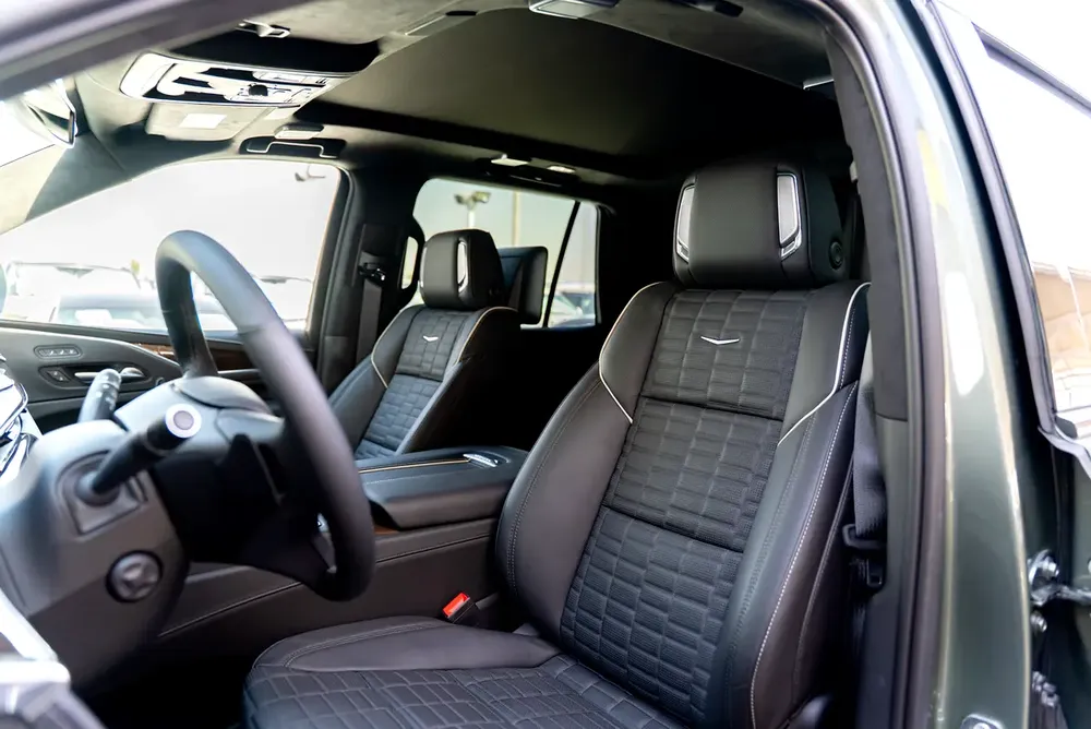 Cadillac Escalade Sport Platinum 6.2L V8 FULL OPTION Brand New 2023 - Image 13