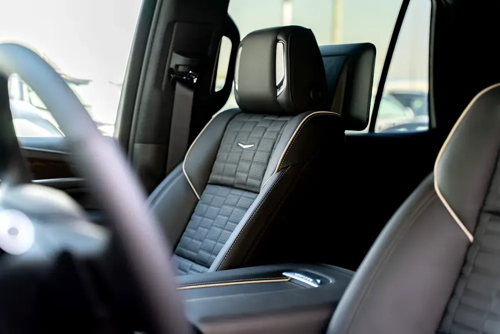 Cadillac Escalade Sport Platinum 6.2L V8 FULL OPTION Brand New 2023 - Image 14
