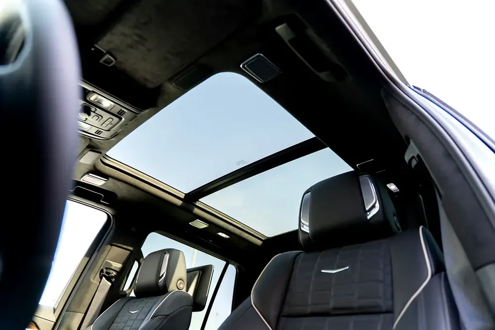 Cadillac Escalade Sport Platinum 6.2L V8 FULL OPTION Brand New 2023 - Image 15