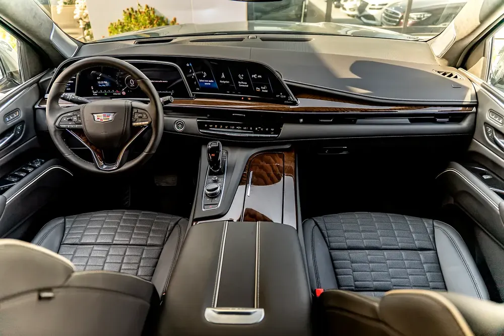 Cadillac Escalade Sport Platinum 6.2L V8 FULL OPTION Brand New 2023 - Image 7