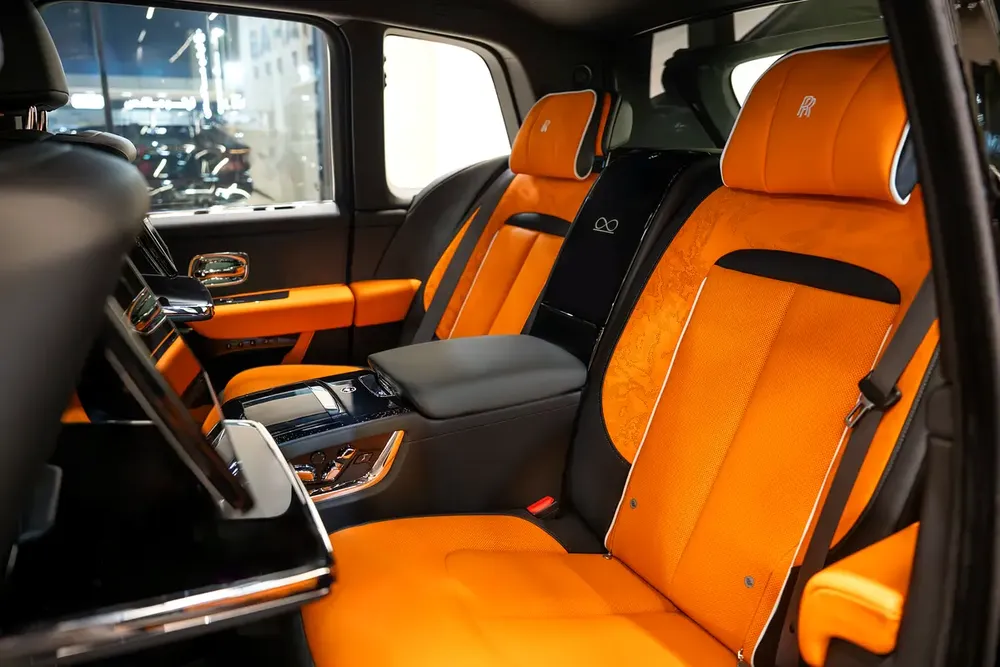 2025 | BRAND NEW | SPECIAL ORDER | CLOUD INTERIOR | ROLLS-ROYCE CULLINAN | BLACK BADGE | EUROPEAN - Image 6