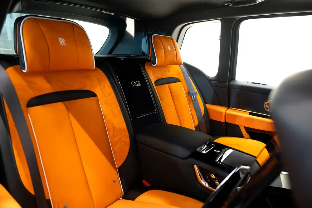 2025 | BRAND NEW | SPECIAL ORDER | CLOUD INTERIOR | ROLLS-ROYCE CULLINAN | BLACK BADGE | EUROPEAN - Image 8
