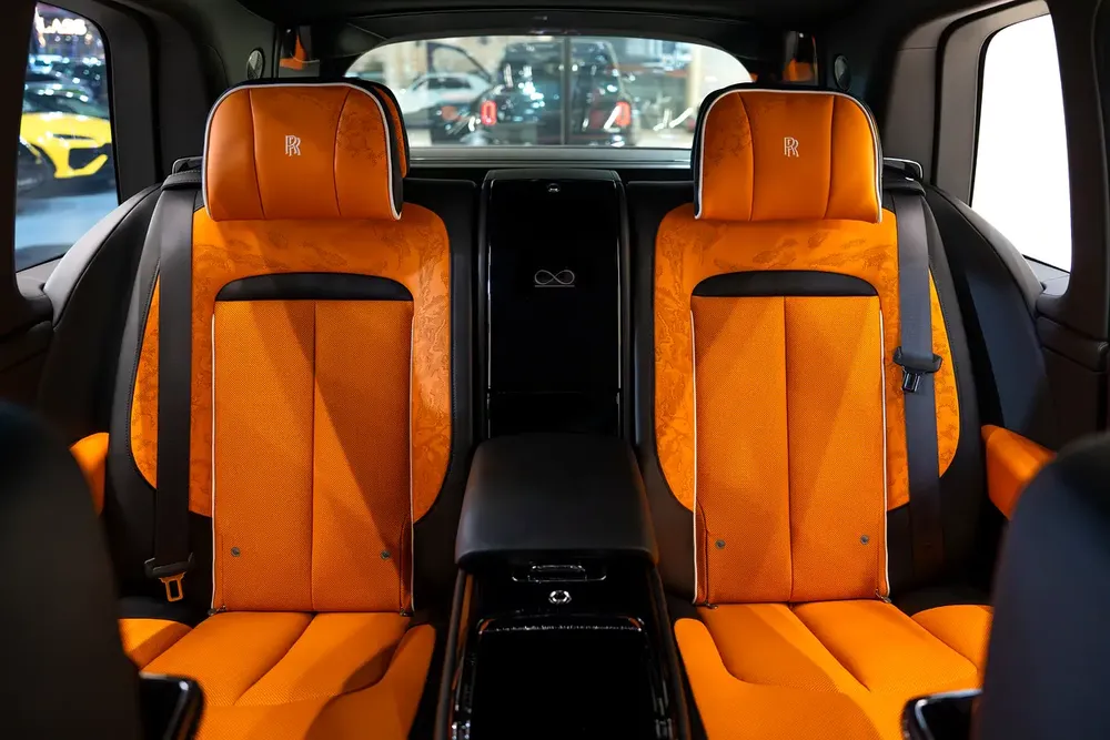 2025 | BRAND NEW | SPECIAL ORDER | CLOUD INTERIOR | ROLLS-ROYCE CULLINAN | BLACK BADGE | EUROPEAN - Image 9