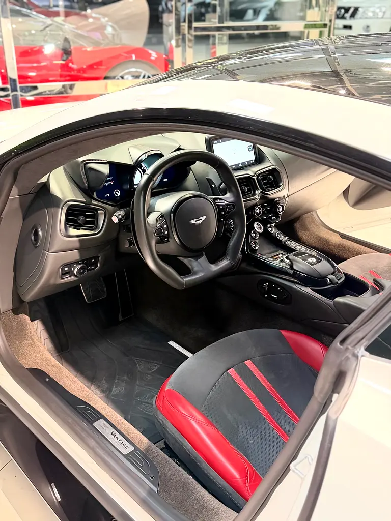 2022 Aston Martin Vantage V8 - European Specs - Pristine Condition - Image 10