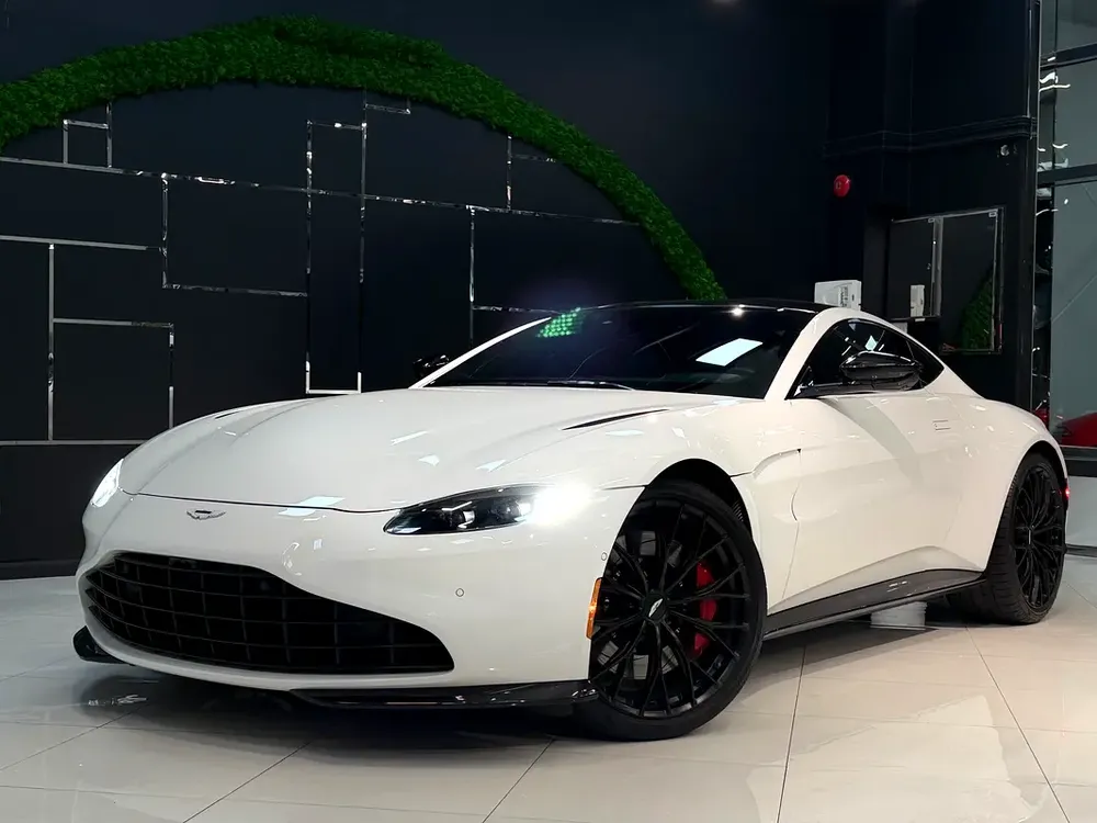 2022 Aston Martin Vantage V8 - European Specs - Pristine Condition - Image 16