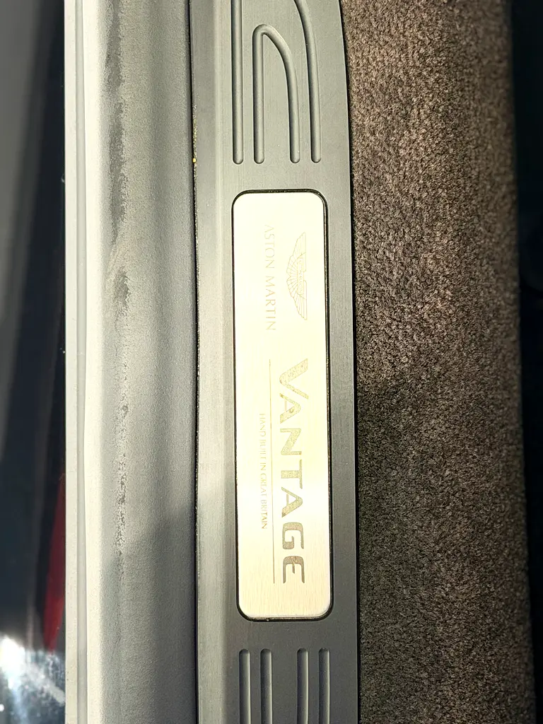 2022 Aston Martin Vantage V8 - European Specs - Pristine Condition - Image 17