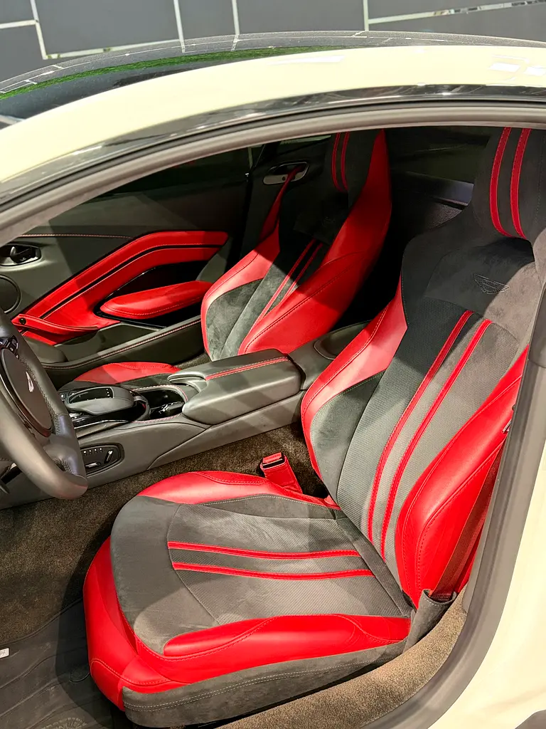 2022 Aston Martin Vantage V8 - European Specs - Pristine Condition - Image 18