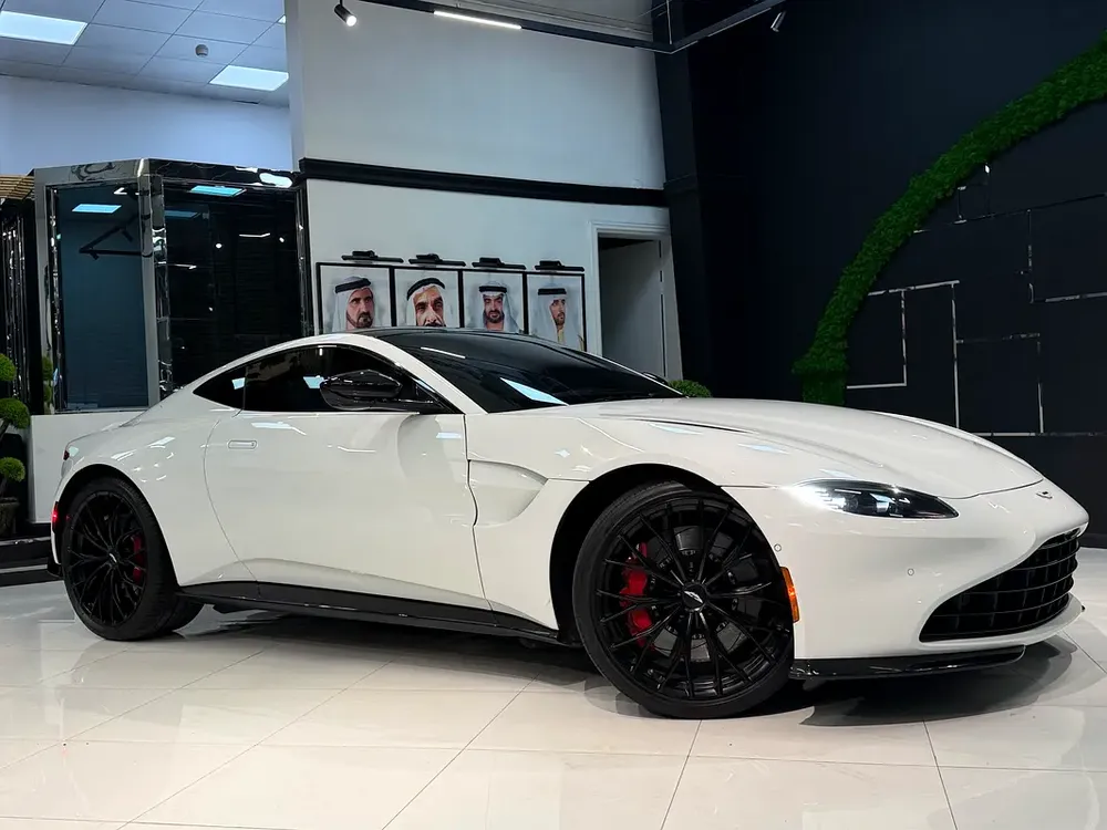 2022 Aston Martin Vantage V8 - European Specs - Pristine Condition - Image 5