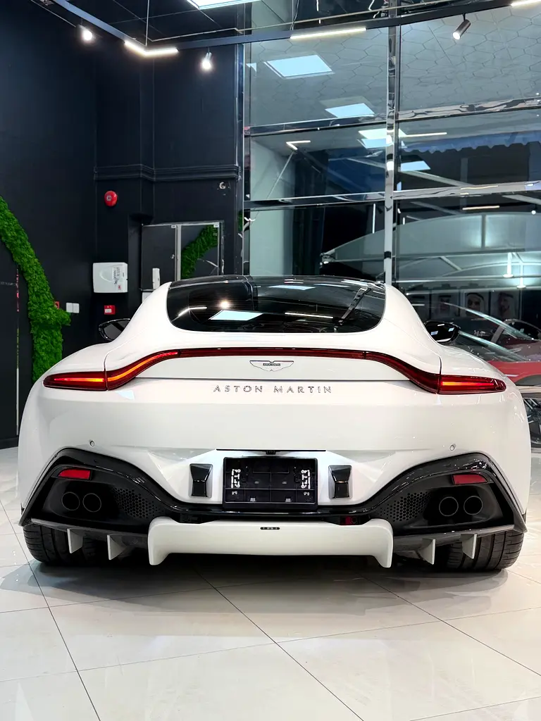 2022 Aston Martin Vantage V8 - European Specs - Pristine Condition - Image 7