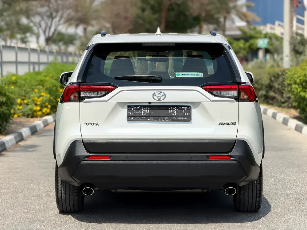 TOYOTA RAV4 GXR 2024 GCC FULL OPTION UNDER WARRANTY ! - Image 6