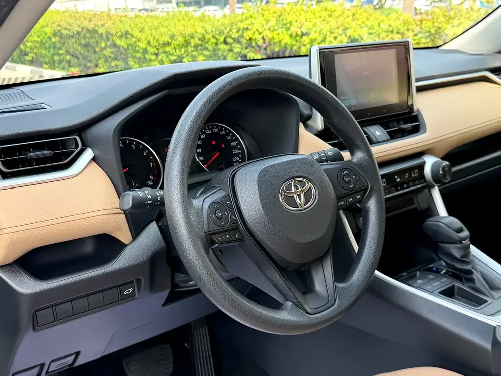 TOYOTA RAV4 GXR 2024 GCC FULL OPTION UNDER WARRANTY ! - Image 8