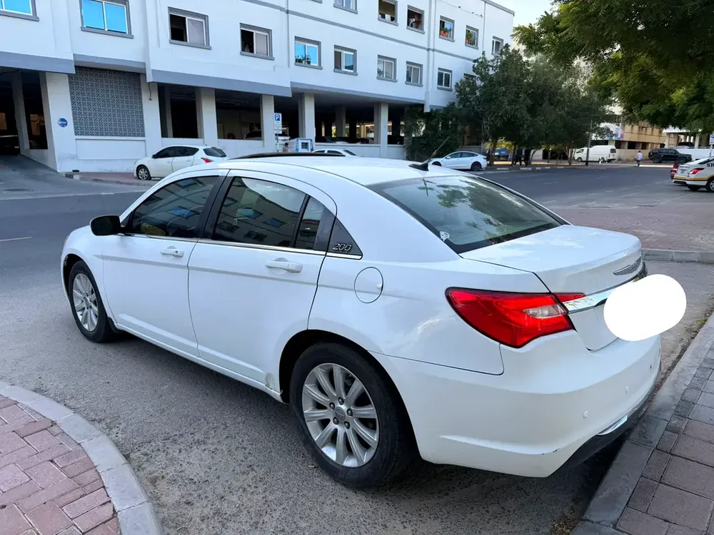 Chrysler 2012 200c . GCC. Good condition - Image 11