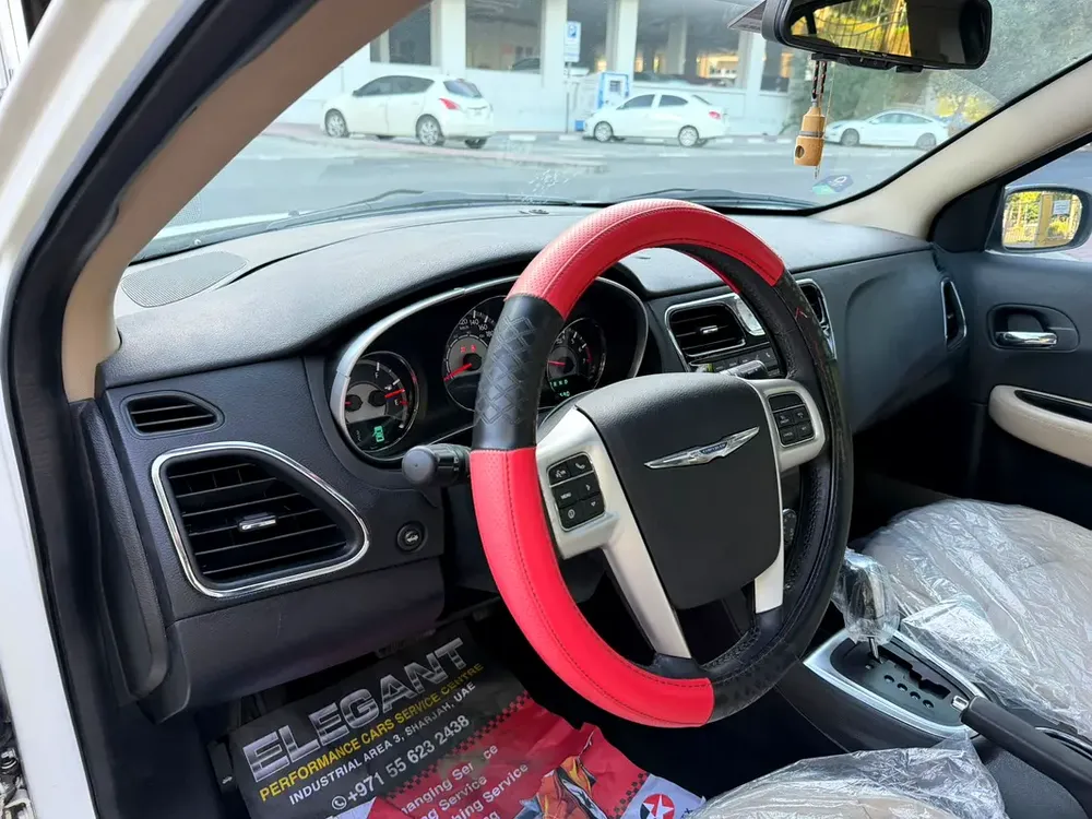 Chrysler 2012 200c . GCC. Good condition - Image 13