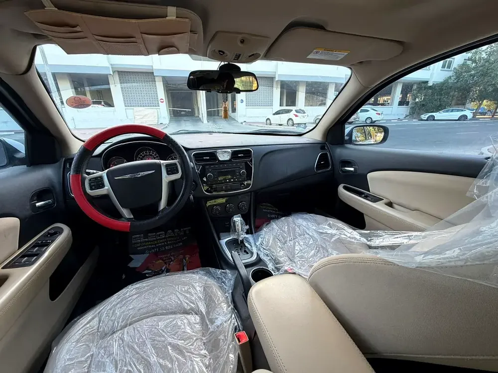 Chrysler 2012 200c . GCC. Good condition - Image 14