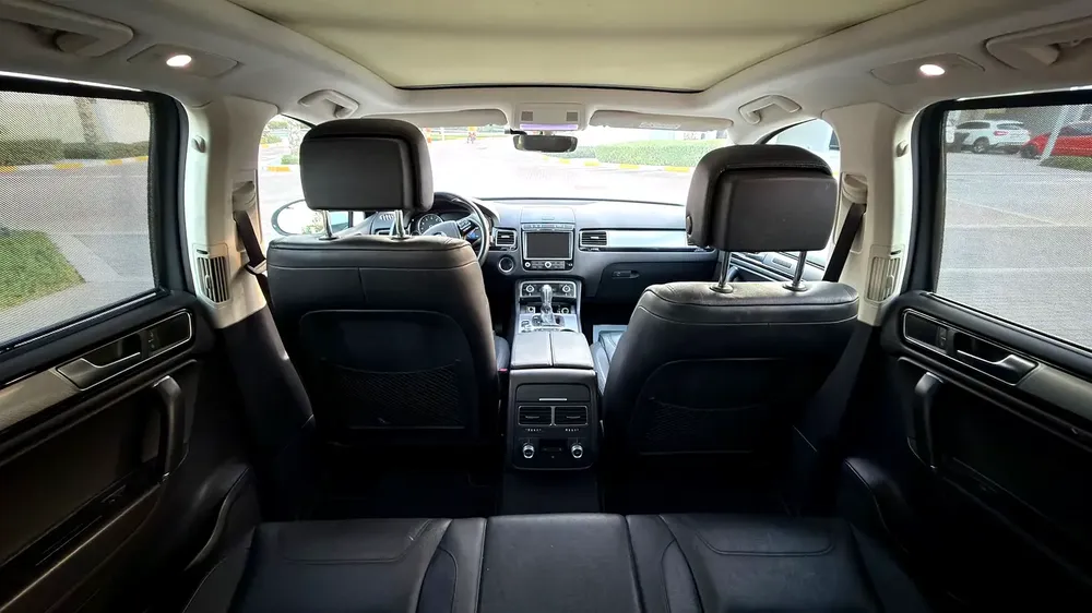 2018 Volkswagen Touareg SEL | GCC Specs | Accident Free In Pristine Condition - Image 8